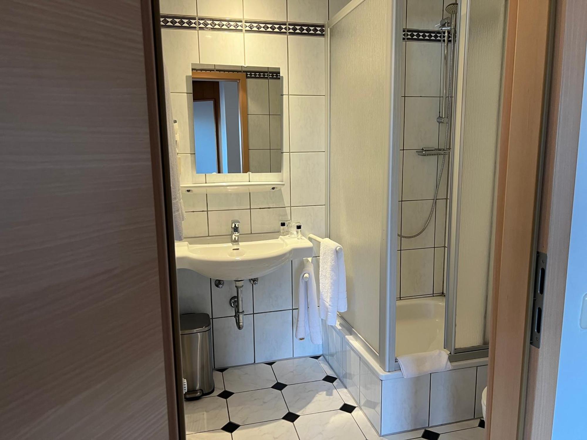 Hotel Wettlaufer هومبرغ المظهر الخارجي الصورة